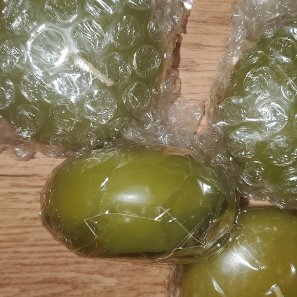 7 Floating Green Candles - Picture 3 of 6